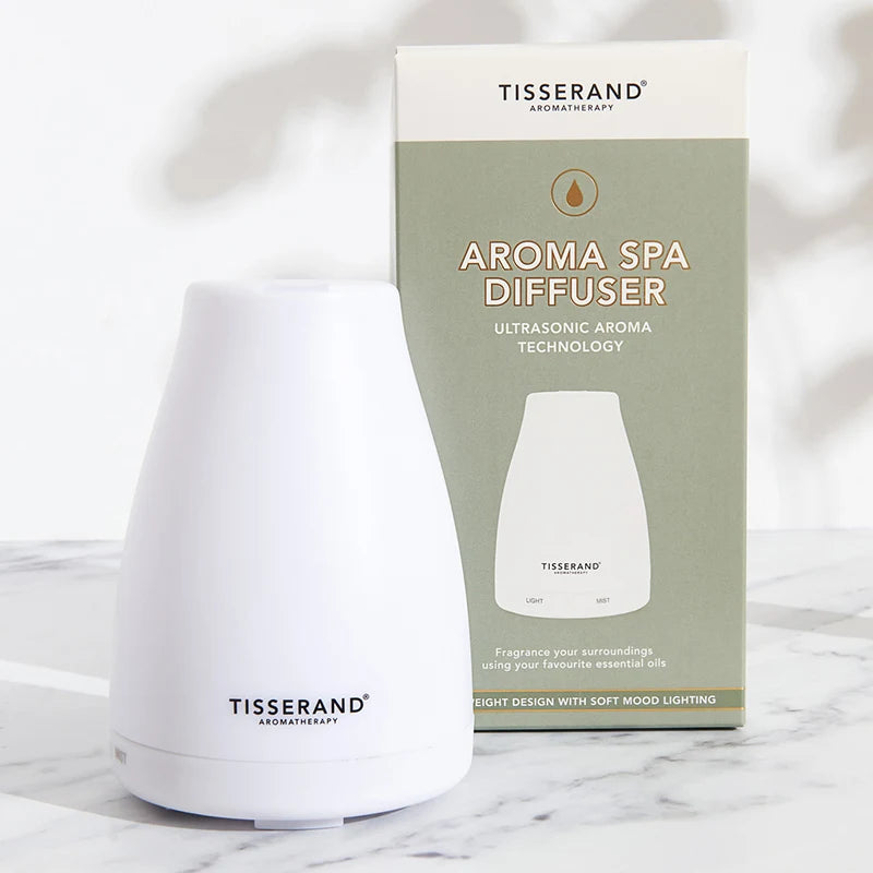 Diffuseur d'huiles essentielles en prise 12 chez TISSERAND