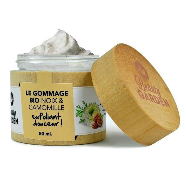 Gommage visage bio à la camomille et aux noix